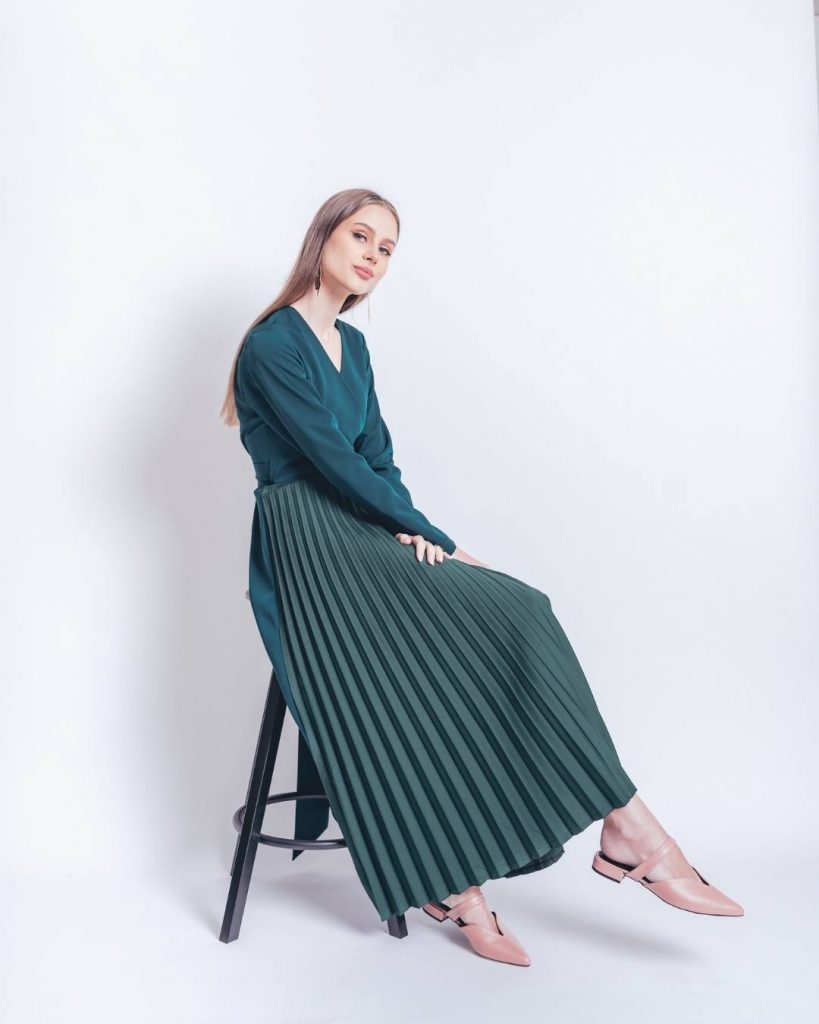 5 Ways To Look Stylish For Your Zoom-In Meetings With Larney