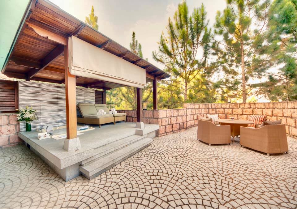 HIPSHUT The Chateau Spa & Organic Wellness