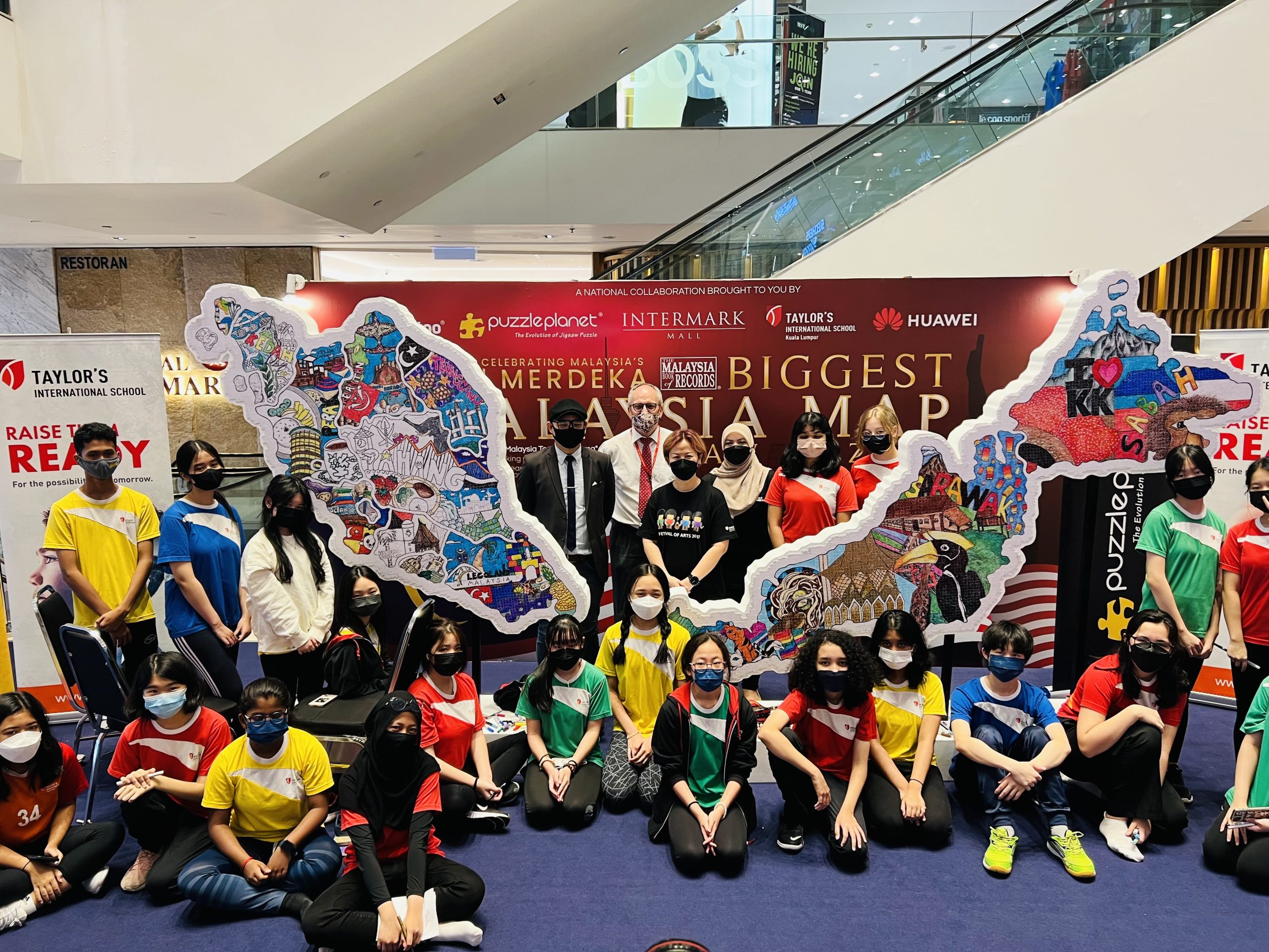 Intermark Mall Has What May Be The World's Largest Malaysia Jigsaw Puzzle Map