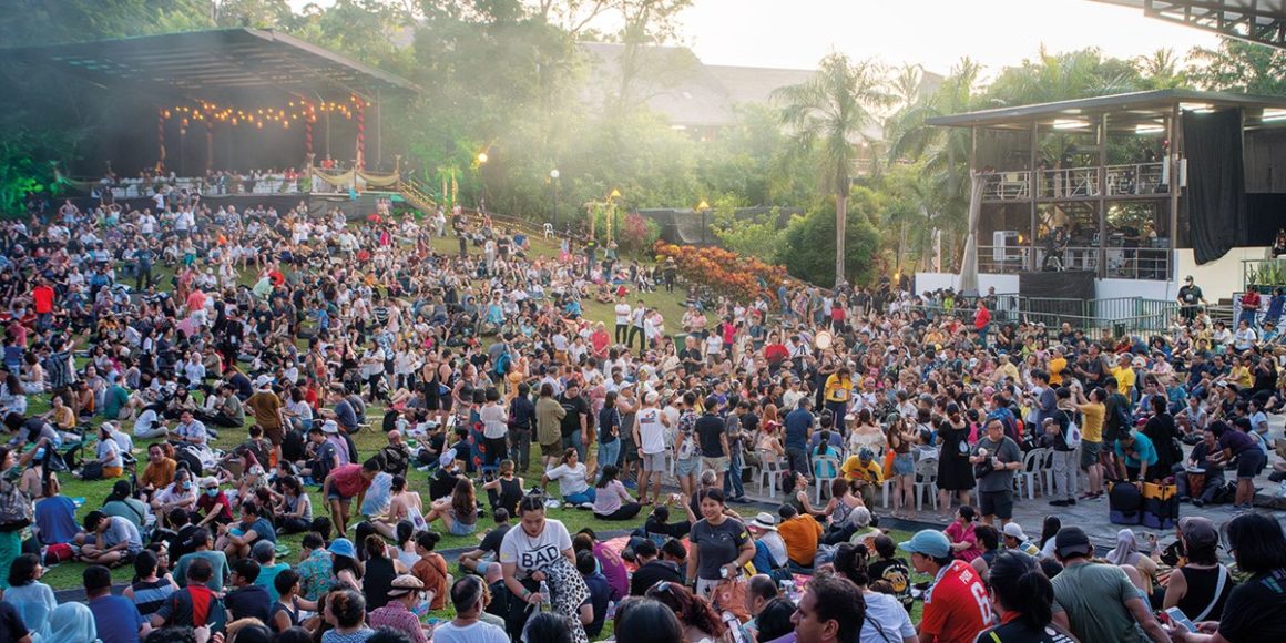 From July 19 to 21, 2025, Sarawak’s rainforest will come alive with music, culture, and community. The Rainforest World Music Festival isn’t just a concert — it’s a soulful celebration of tradition, nature, and connection. Here’s what not to miss.