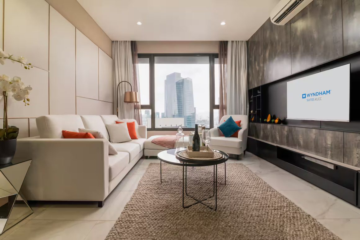 Wyndham Suites KLCC family room